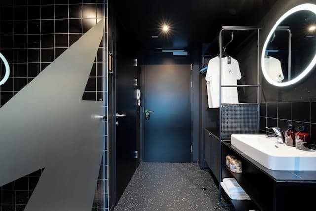 維也納社交中心飯店-標準雙床房-4