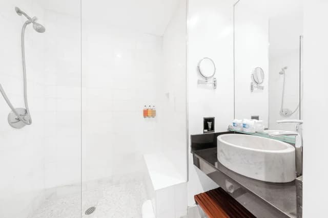 The O Hotel, Trademark Collection by Wyndham-华丽客房, 1 张大床, 无烟房-16