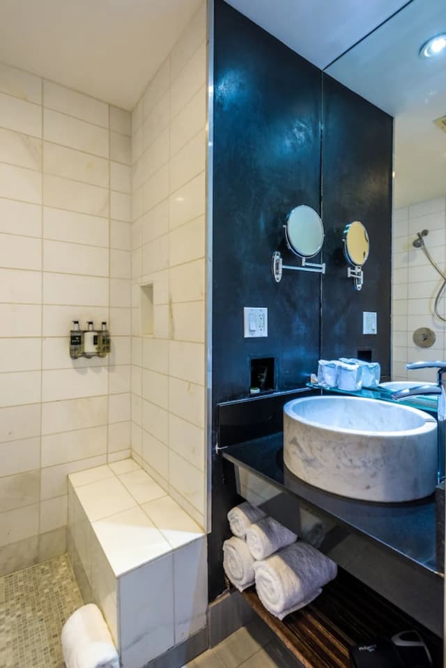 The O Hotel, Trademark Collection by Wyndham-华丽客房, 1 张大床, 无烟房-21