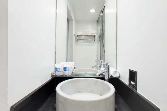 The O Hotel, Trademark Collection by Wyndham-华丽客房, 1 张特大床, 无烟房-14