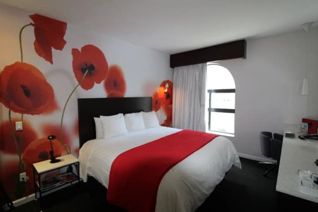 The O Hotel, Trademark Collection by Wyndham-华丽客房, 1 张特大床, 无烟房-2