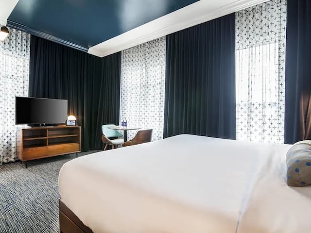 溫哥華貝爾蒙特美憬閣酒店-特級客房, 1 張特大雙人床, 城市景-2