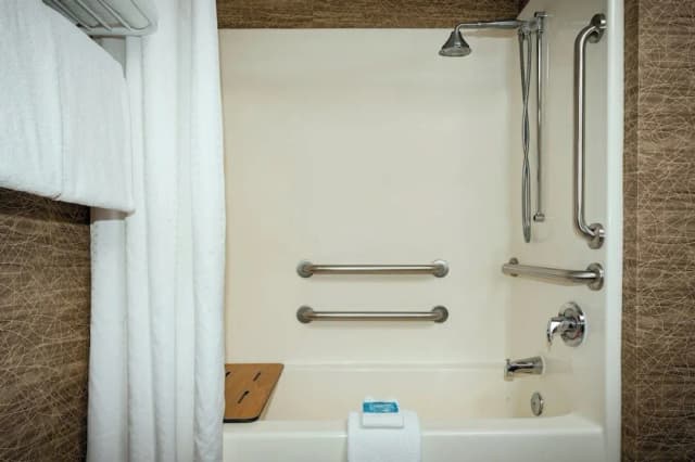 安克拉治智選假日飯店 IHG 旗下飯店-客房, 1 張特大雙人床, 身障無障礙空間, 非吸煙房 (Bathtub w/ Grab Bars)-4