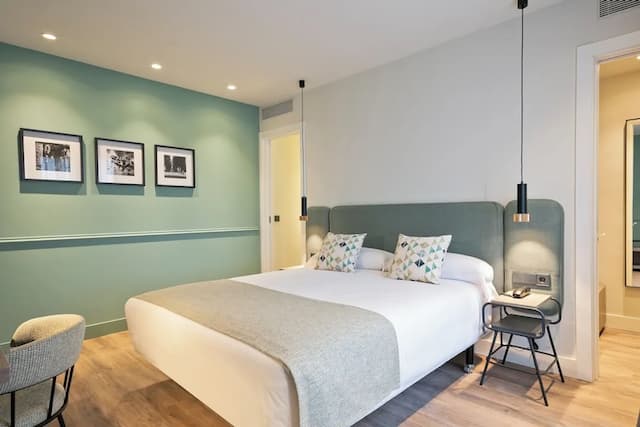 ホテル ヴィア アウグスタ-スーペリア ダブルルーム クイーンベッド 1 台 コートヤードビュー-1