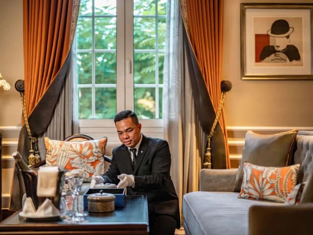 Sofitel Legend Metropole Hanoi-Heritage wing, Charlie Chaplin Suite with Metropole Privileges and Benefits, King Bed-4