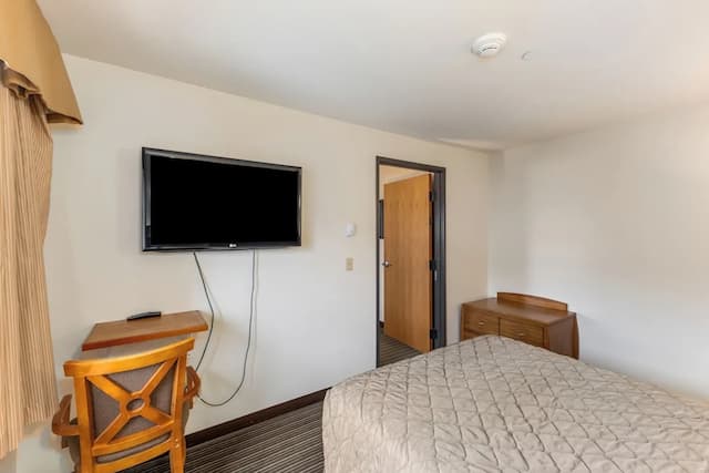 Breeze Inn-Deluxe Suite, 2 Queen Beds, Air conditioning-6