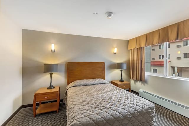 Breeze Inn-Deluxe Suite, 2 Queen Beds, Air conditioning-7