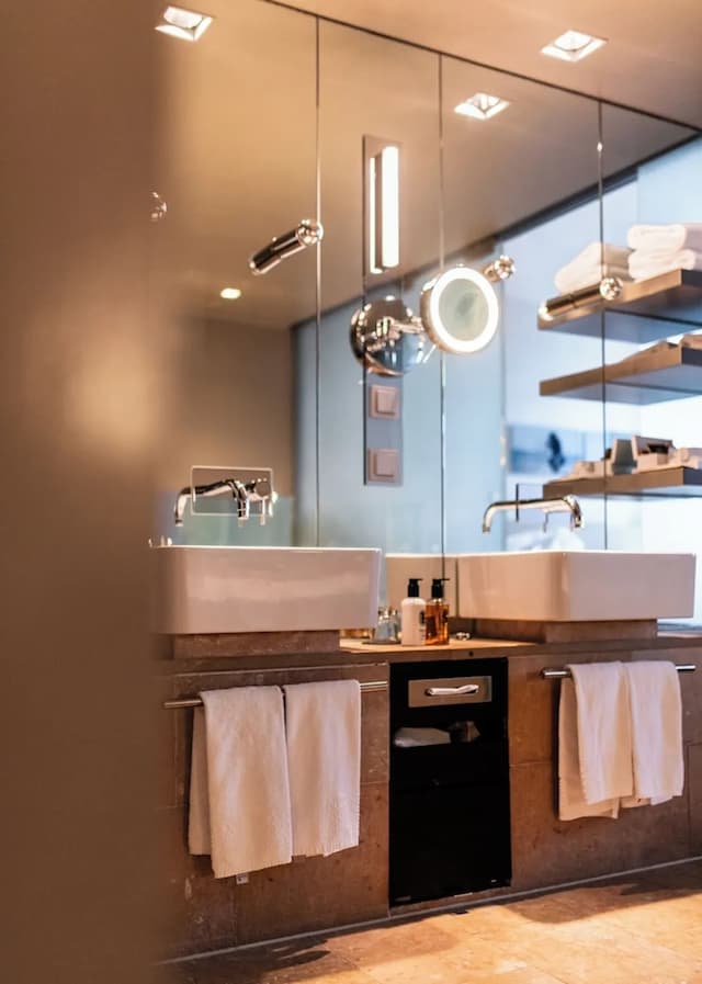 Sofitel Munich Bayerpost-IMPERIAL SUITE - King Size Bed - Glamorous New Hollywood Look-4