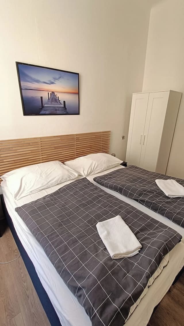 A Plus Hostel - Centrum-基础双人房 (Bathroom/Kitchen shared)-2