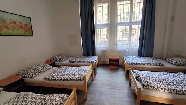 A Plus Hostel - Centrum-基础宿舍 (5-Bed Mixed, Bathroom/Kitchen shared)-1