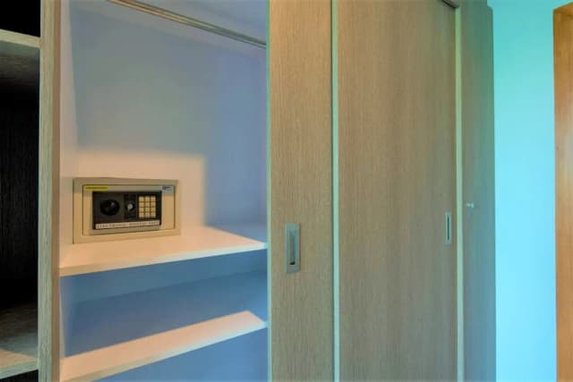 Peace Blue Naiharn Naturist Resort Phuket-Superior Room - King Bed-5