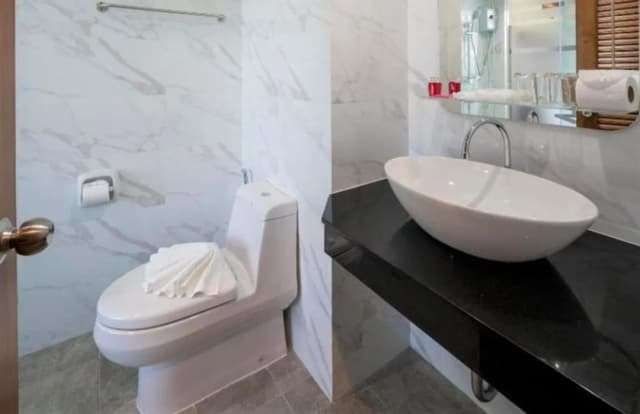 Peace Blue Naiharn Naturist Resort Phuket-Superior Room - King Bed-8