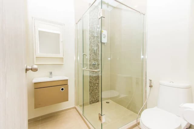 드럭스 콘도미니엄-Deluxe King Room-5