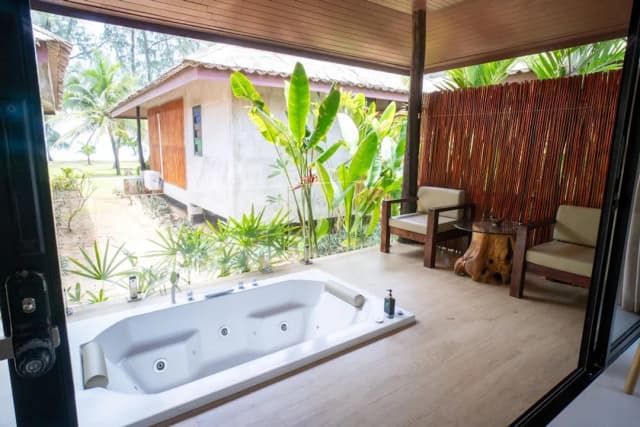 ロング ビーチ シャレー-Deluxe Sea View Villa with Spa Bath-11