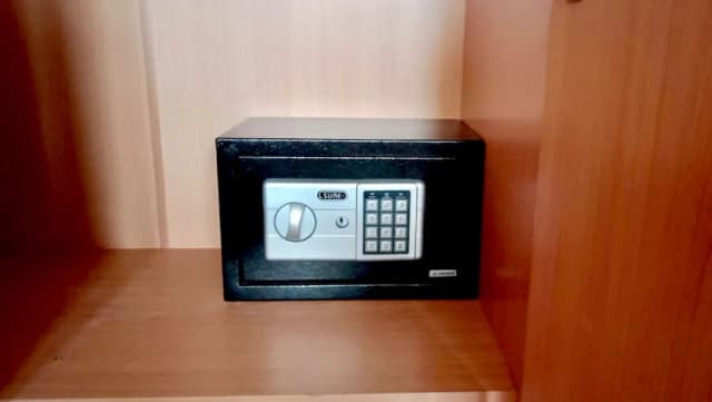 Phunyanuch Hotel-Standard Twin Room-6
