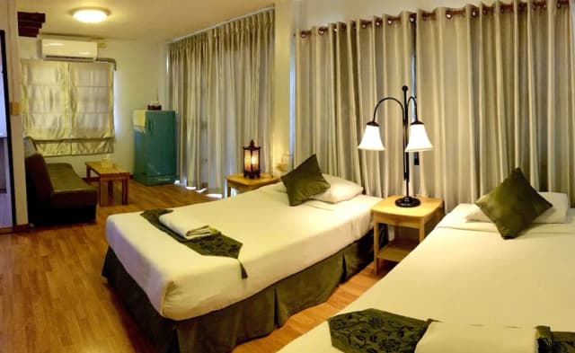 Phunyanuch Hotel-Standard Twin Room-3