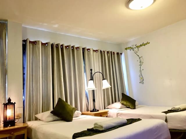 Phunyanuch Hotel-Standard Twin Room-4