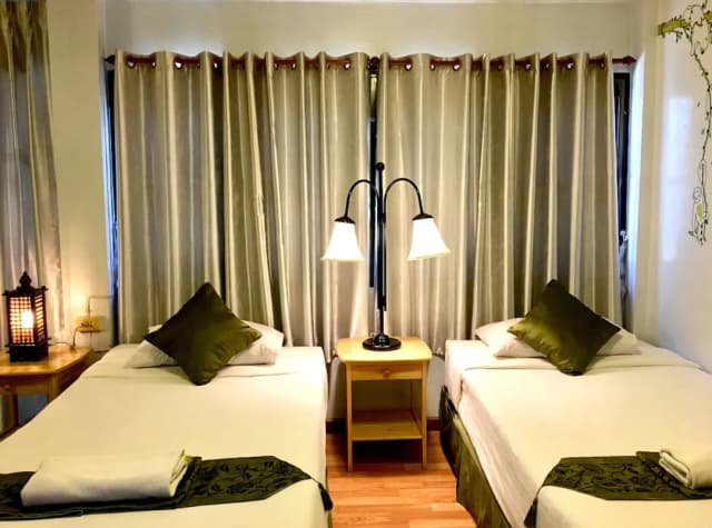 Phunyanuch Hotel-Standard Twin Room-1
