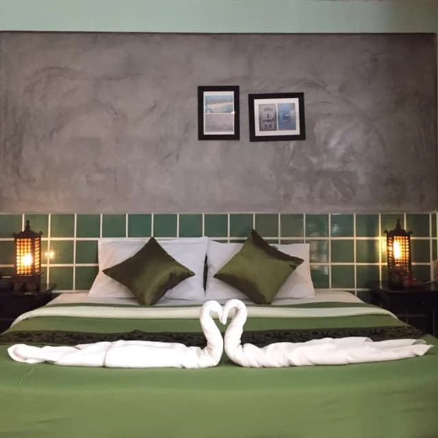 Phunyanuch Hotel-Standard Double Room, 1 King Bed-3