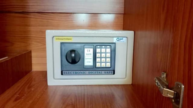 Phunyanuch Hotel-Family Room-5