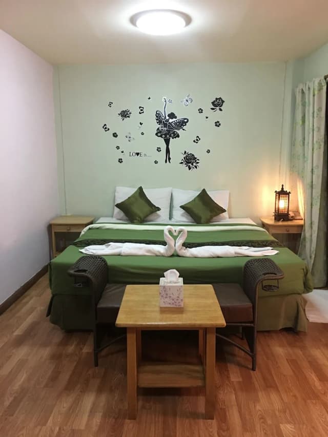 Phunyanuch Hotel-Family Room-2