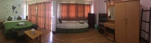 Phunyanuch Hotel-Family Room-3