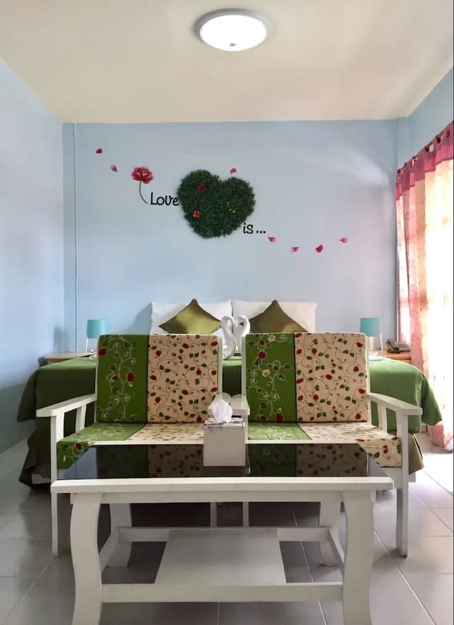 Phunyanuch Hotel-Family Room-1