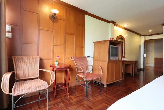 Royal Ivory Sukhumvit Nana-Superior Double or Twin Room-5