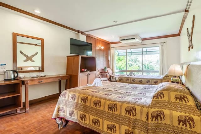 Royal Ivory Sukhumvit Nana-Superior Double or Twin Room-1