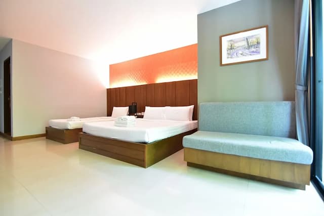 Wungnoy Hotel-Triple Deluxe Room-15