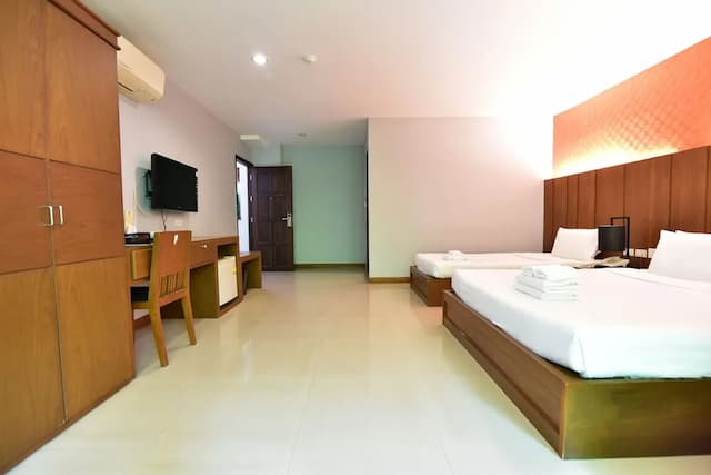 Wungnoy Hotel-Triple Deluxe Room-21