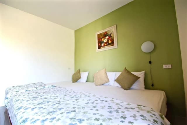 Green Apple Villa-Deluxe Triple Room, Multiple Beds-2