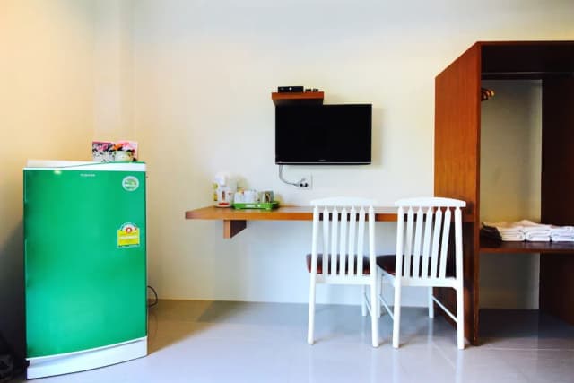 Green Apple Villa-Deluxe Triple Room, Multiple Beds-4