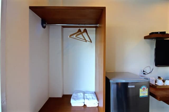 Green Apple Villa-Deluxe Room-9