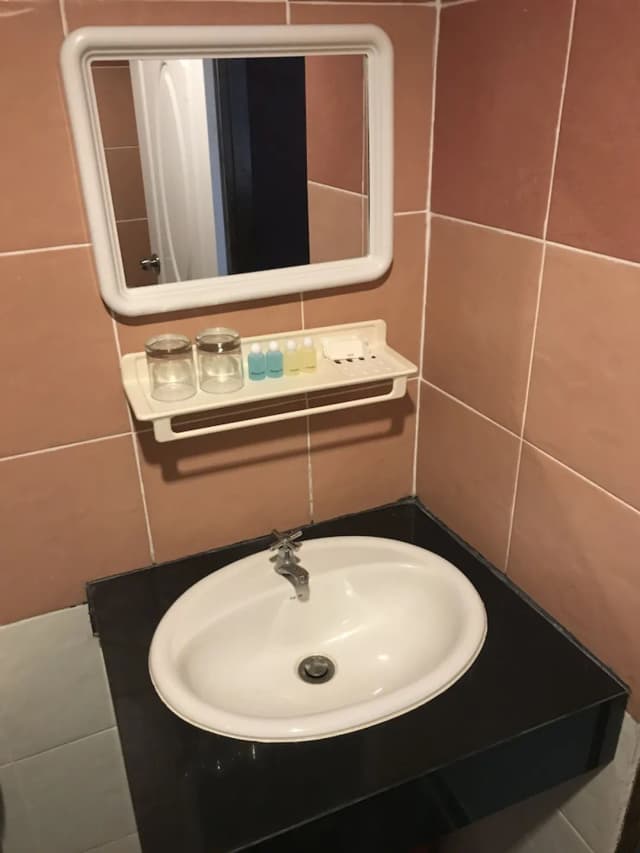 小美人魚旅館及餐廳-Budget Double Room, No Window-9