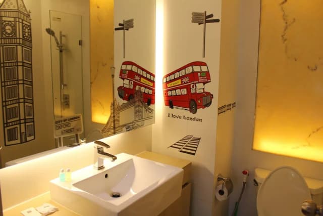 아틀란티스 콘도 리조트 좀티엔 바이 EVT-패밀리 아파트, 침실 2개, 수영장 전망, 풀사이드-1