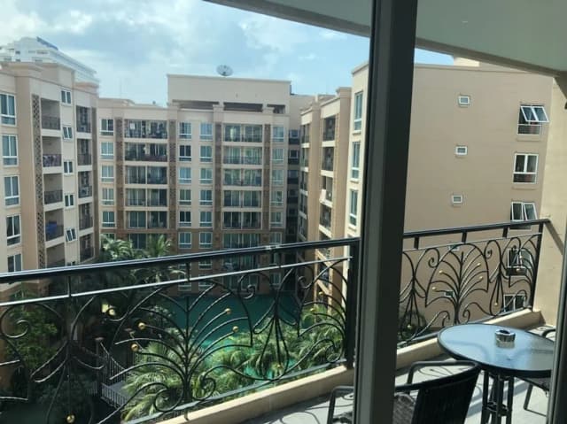 아틀란티스 콘도 리조트 좀티엔 바이 EVT-패밀리 아파트, 침실 2개, 수영장 전망, 풀사이드-20