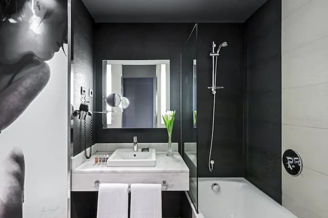 Hotel Zentral Castellana Norte-Family Quadruple Room-2