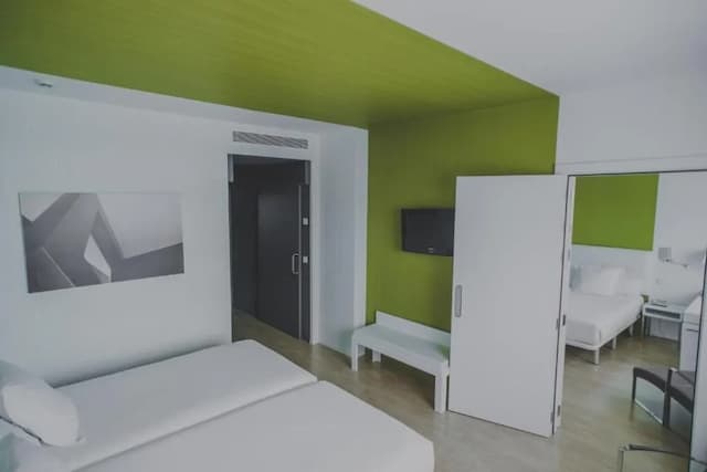 Hotel Zentral Castellana Norte-Family Quadruple Room-1