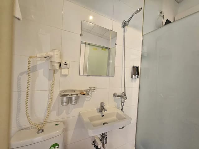 ホテル パレルモ バルセロナ-Habitacion individual Baño privado Interior-6