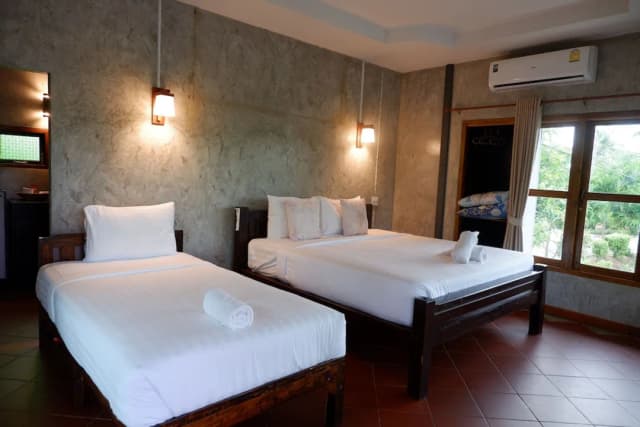 Nok Chan Mee Na-Triple Room-9