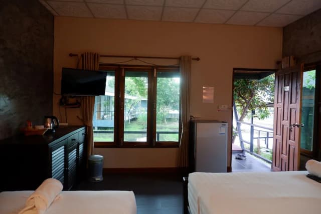 Nok Chan Mee Na-Triple Room-8