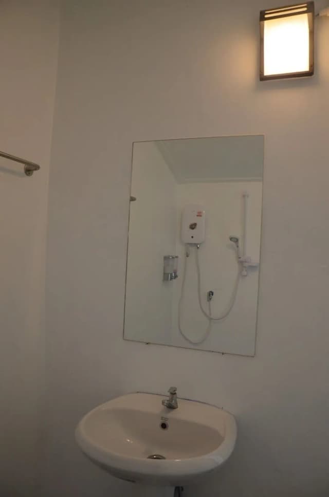 Nok Chan Mee Na-Deluxe Double Room-9