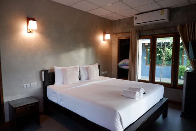 Nok Chan Mee Na-Deluxe Room-9