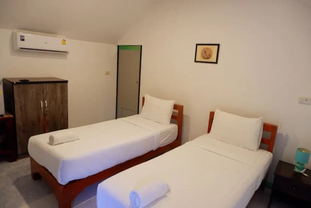 Nok Chan Mee Na-Basic Twin Room, Hill View-7