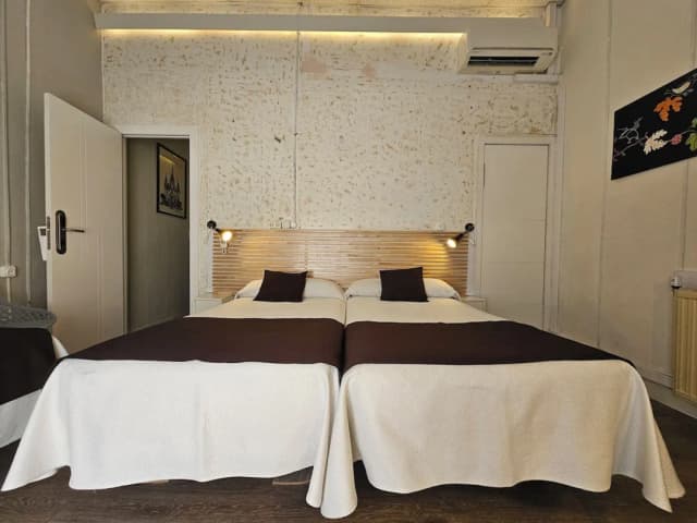 Hotel Palermo Barcelona-Habitación triple baño privado interior (3 ind.)-4