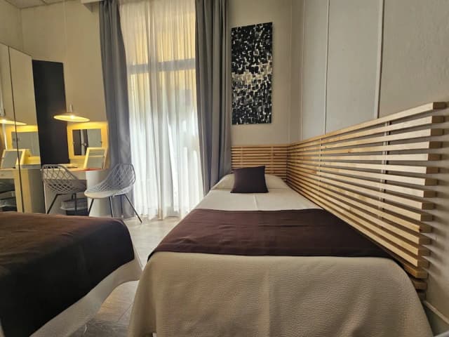 Hotel Palermo Barcelona-Habitación triple baño privado interior (3 ind.)-2