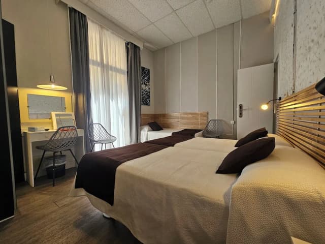 Hotel Palermo Barcelona-Habitación triple baño privado interior (3 ind.)-3