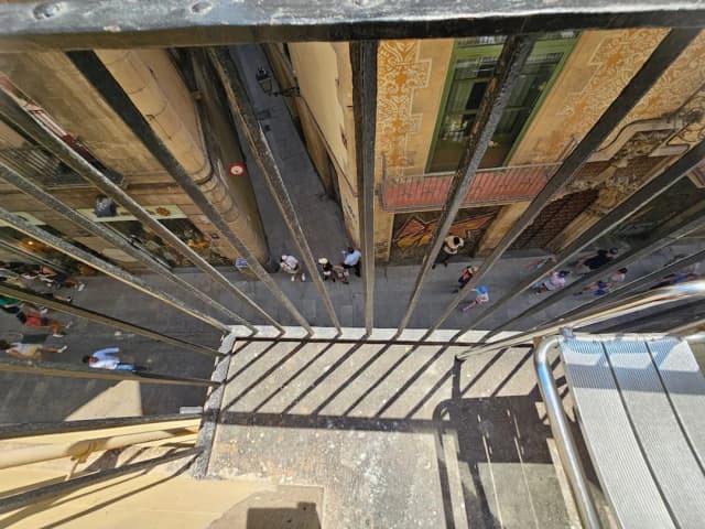 Hotel Palermo Barcelona-Habitación triple baño privado con balcón-7