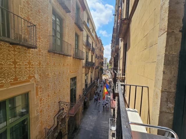 Hotel Palermo Barcelona-Habitación triple baño privado con balcón-8